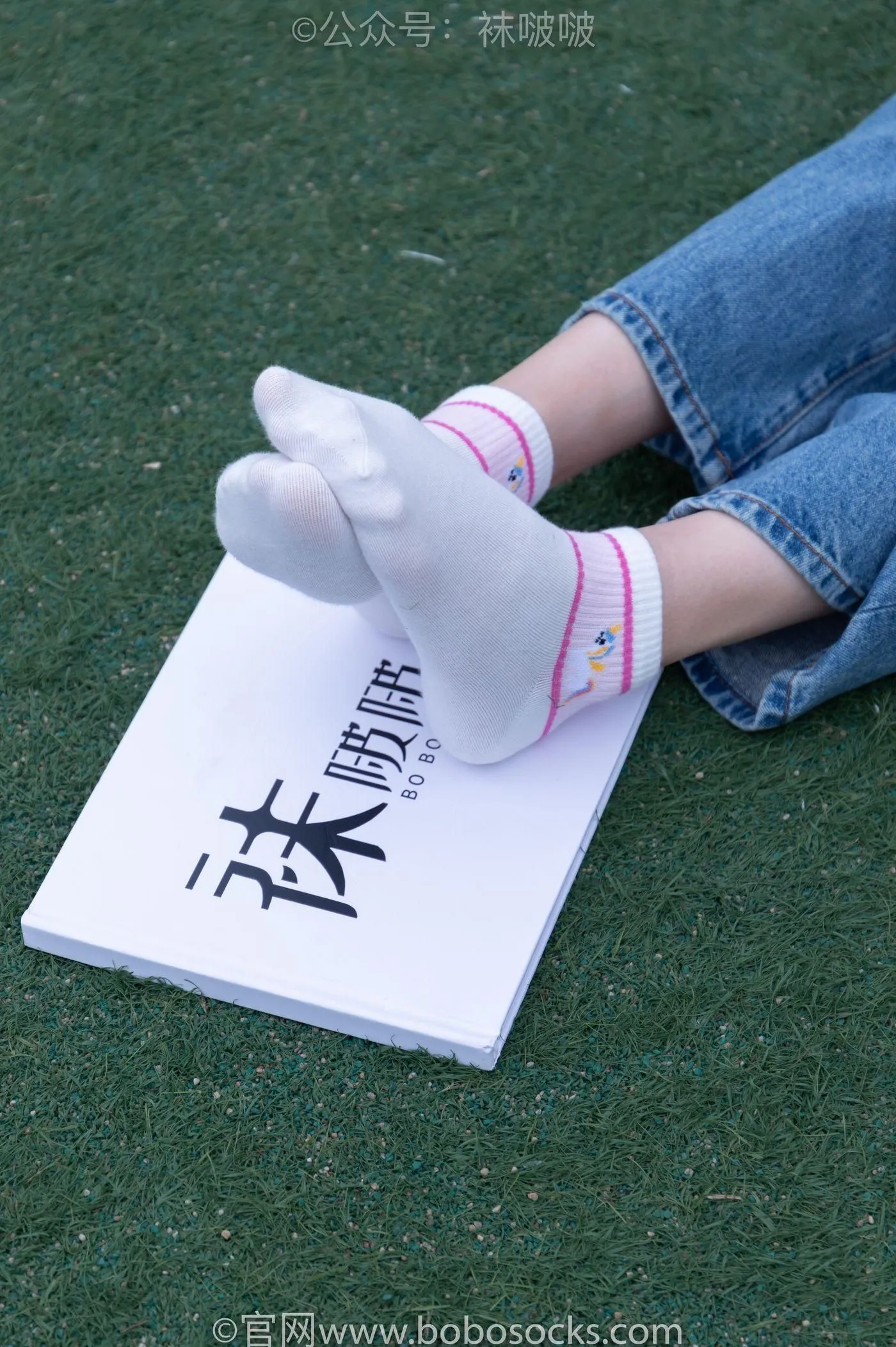 [BoBoSocks袜啵啵]NO.004 泡芙-vans帆布鞋、白棉袜、裸足 [127P]插图6